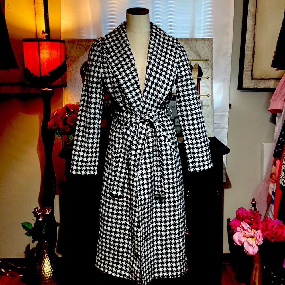 Checkered trenchcoat